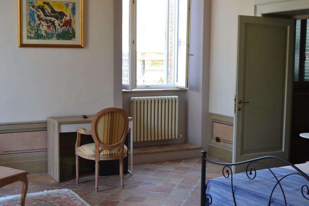 Hotel Palazzo Roberti Monte San Giusto Pokoj fotografie